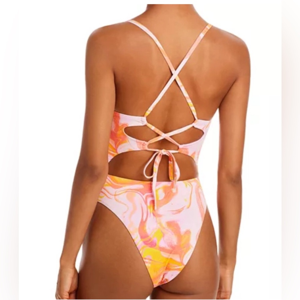 ☀️Aqua Swim Bloomingdale’s. Medium one-piece shark bite swimsuit $98 MSRP, NWT
